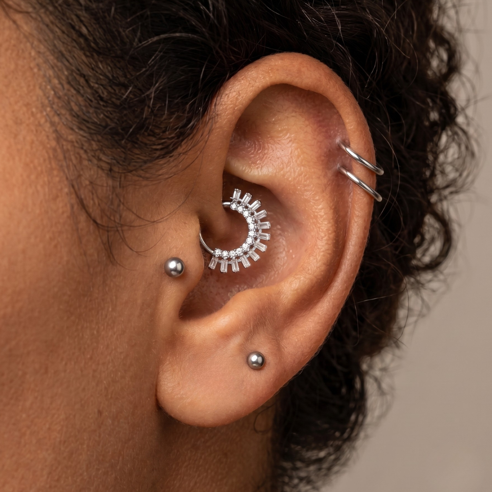 Model Titanium Clicker Segmented Sparkle Cubic Zirconia